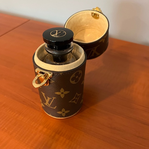 Louis Vuitton 100ml Perfume Travel Case in Monogram - Picture 7 of 7